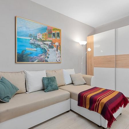 Central Town Cosy Apartment Bucarest Esterno foto