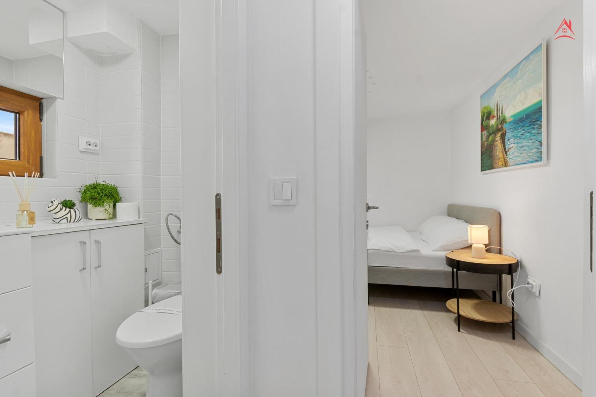 Central Town Cosy Apartment Bucarest Esterno foto