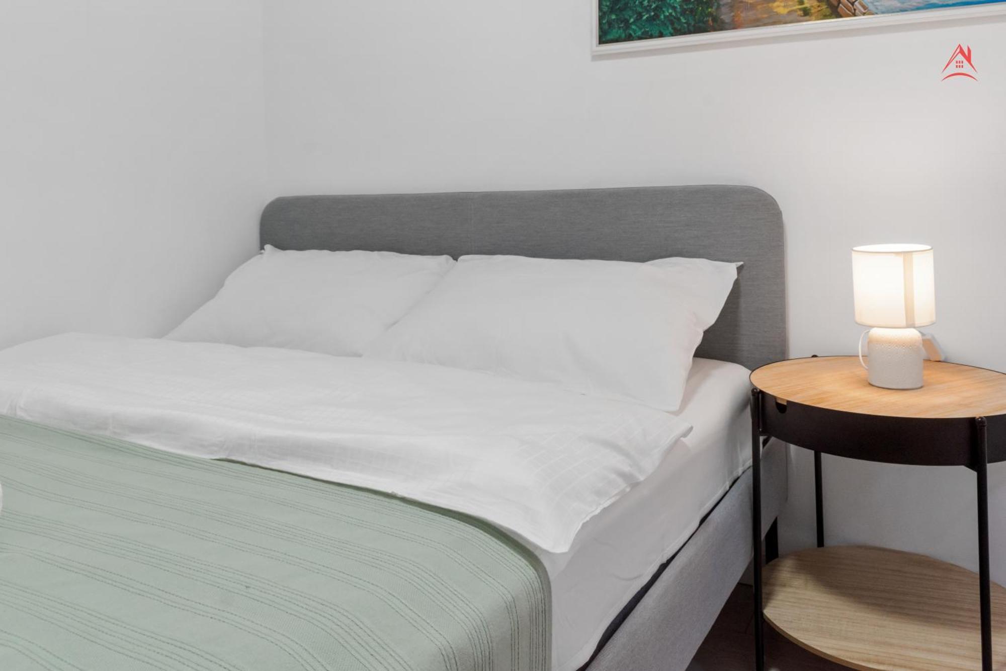Central Town Cosy Apartment Bucarest Esterno foto